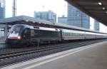 ES 64 U2-026 mit IC 1800 in Essen Hbf