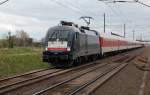 ES 64 U2 - 061 der MRCE zieht am 11.04.10 den AZ 1360 durch Brehna Richtung Halle(S). Fotografiert vom Bahnsteig.