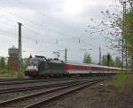 Am Morgen des 27.04.2010 zieht ES 64 U2-061 ihren AZ in Richtung Norden durch Eschwege West.