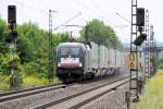 ES64 U2-028 lsst am 23.06.10 in Thngersheim ordentlich Staub auf der Strecke