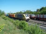 ES64U2-015 (182 515-7) von BoxXpress mit einen KLV-Zug bei Iphofen am 10.05.2011