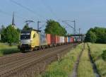 ES 64 U2-015 (182 515) mit einem Boxxer-Containerzug Richtung Gemnden am 02.06.2012 unterwegs bei Thngersheim.