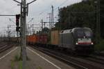 MRCE/TXL ES 64 U2-014 am 31.7.12 mit einem Containerzug in Hamburg-Harburg.