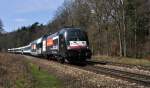 MRCE ES 64 U2-036 (182 536), vermietet an OLA, befördert am 21.04.13 den fast harmonisch wirkenden HKX 1803 zwischen Vehrte und Ostercappeln von Köln Hbf nach Hamburg-Altona.