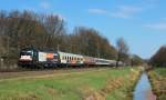 ES 64 U2-026 und ES 64 U2-034 mit dem HKX 1802 von Hamburg Altona nach Kln Hbf bei Bremen Mahndorf am 21.04.2013