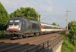 182 574 / ES 64 U2-074 am EC6 bei Brhl am 04.06.2013