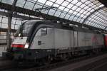 MRCE Dispolok/TXL ES 64 U2-029 am 4.1.13 mit einem ODEG Ersatzzug beim Halt in Berlin-Spandau.