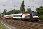 Die MRCE 182 530-6 / ES 64 U2 - 030 zieht den HKX von Hamburg nach Kln durch Duisburg Groenbaum 26.06.2013