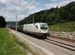 Die ES 64 U2-101 mit einem Stahlzug am 13.07.2013 unterwegs bei Wernstein.