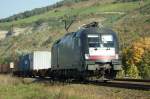 ES 64 U2-069 (182 569) mit einen Containerzug Richtung Wrzburg am 02.10.13.