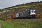 ES 64 U2-069(ex Es 64 U2-047) und ES 64 U2-071(ex ES64 U2-039) mit einen Containerzug bei Thngersheim am 24.10.13.