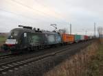 Da wartet man am Morgen des 14.12.2013 auf die Advent-Express Lr Fahrt nach Göttingen, da fährt einem unverhofft 182 527 (ES 64 U2-027)  ÖBB Railpower  mit Containerzug gen Norden vor