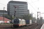 Hectorrail 242.517  Fitzgerald  am 25.9.13 mit einem KLV in Düsseldorf-Rath.