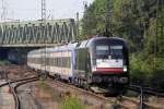 ES 64 U2-030 mit HKX 1801 nach Hamburg bei der Durchfahrt in Recklinghausen-Süd 2.8.2014