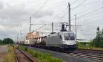 182 601 der Wiener Lokalbahn beförderte am 08.07.15 einen Bertschi-Zug durch Landsberg(b.