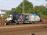 Mauerfalltaurus 182 560-3 (NVR: 9180 6182 560-3 D-DISPO)  LZ in Hamburg Harburg am 31.05.2016 von Maschen kommend...mit der Seite  BERLIN -- TAG DER MAUERÖFFNUNG   Weitere Bilder zum Thema