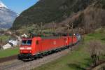 185 122 und 185 142 mit einem Gterzg in Erstfeld (26.03.2007)