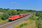 185 351 mit einem Erzzug am 16.07.2013 bei Laaber. 