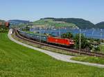 Die 185 131 mit einem Güterzug am 26.05.2017 unterwegs bei Immensee.