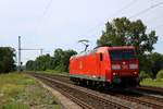 185 007-2 DB als Tfzf fährt in Schkortleben auf der Bahnstrecke Halle–Bebra (KBS 580) Richtung Großkorbetha.