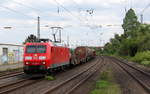 185 005-6 DB kommt mit einem gemischten Güterzug aus Mannheim-Gbf(D) nach Köln-Gremberg(D)   und fährt in das Ausweichgleis in Roisdorf bei Bornheim um einen IC passieren zu lassen und