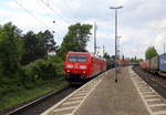 185 011-4 und 185 200-3 beide von DB kommen mit einem Ölzug aus Antwerpen-Petrol(B) nach Basel(CH) und kammen aus Richtung
