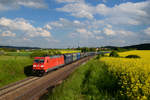 185 316 mit einem Kohlezug am 28.05.2013 bei Dettenhofen. 