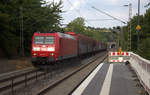185 061-9 DB  kommt mit einem Autologistikzug aus Heilbronn nach Ruisbroek(B) und kommt aus Köln-Süd,Köln-West,Köln-Ehrenfeld,Kerpen,Horrem,Buir,Merzenich,Düren,Langerwehe,Eschweiler-Hbf,Stolberg-Hbf(Rheinland) und fährt durch Aachen-Eilendorf in Richtung Aachen-Rothe-Erde,Aachen-Hbf,Aachen-Schanz,Aachen-West. Aufgenommen vom Bahnsteig 2 in Aachen-Eilendorf. Bei Sommerwetter am Abend vom 23.7.2018.