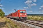 185 208-6 ist am 16.08.2018 mit einen Kohlezug in Richtung Regensburg unterwegs,gesehen bei Pölling.