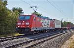 185 399-3 ist am 25.07.2018 mit einen Containerzug in Richtung Norden unterwegs,gesehen bei Thüngersheim.