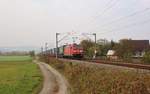 185 344-9 zu sehen am 18.10.18 mit dem LKW WALTER in Etzelbach.