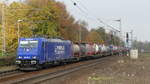 185 168 der Rhenus Logistics durchfährt von der Rhein-Main Bahn aus Bischofsheim kommend den Bahnhof Groß-Gerau Dornberg. Aufgenommen am 15.11.2017 11:17