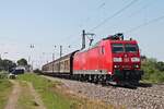 Am Morgen des 25.05.2019 fuhr die 185 033-8 mit ihrem gemischten Güterzug (Basel Bad Rbf - Mannheim Rbf) durch den Bahnhof von Heitersheim über die KBS 703 in RichTung Freiburg (Breisgau).