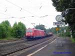 185 279-7 durchfhrt am 07.08.2007 mit einem Gterzug den Bahnhof Sterbfritz in Richtung Gemnden (Main).