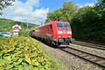 Am Mittwochmittag kam dann mit leeren Autotransportwagen die 185 182-3 durch Neckargerach gefahren, Ziel der Reise dürfte wohl Bad Friedrichshall Hbf gewesen sein.28.9.2022