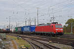 DB Lok 185 120-3 durchfährt am 06.10.2022 den badischen Bahnhof.