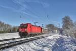 Der letzte Wagen eines Hectorrail Zuges war gerade an mir vorbei, als DB 185296-1 am 11.03.2023 um 10.05 Uhr ins Bild kam. Der Zug war hier in Richtung Münster auf der sogenannten Rollbahn in Hasbergen unterwegs. Es war an diesem Ort der erste richtige Wintertag mit Schnee.