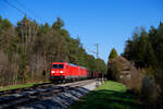 185 341 DB Cargo und eine weitere 185 mit einem leeren Kohlezug bei Ochenbruck Richtung Nürnberg, 24.04.2021