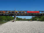 185 344 auf der Braunauer Eisenbahnbrücke in München. Hier kann man gut verweilen und nebenbei noch ein bisschen Bilder knipsen. Ausflug am 28.04.2024.