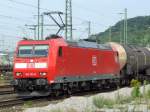 BR 185 150-0 zieht einen Kesselwagenzug durch den Bahnhof Plochingen aus Richtung Stuttgart gen Ulm am 22.08.2008.