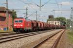 185 213 Railion zieht ihren Gterzug durch Hagenow Richtung Hamburg. 17.06.2009