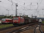 Die 185 042 am 04.09.2009 bei der Durchfahrt durch den Regensburger Hbf.