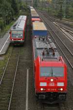 185 349 fhrt am 3.10.09 durch Duisburg-Entenfang