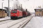 185 215-1 fhrt mit einem gemischten Gterzug durch den Bahnhof Lehndorf in Richtung Altenburg/ Leipzig.