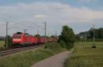 185 145-0 mit FZT 56182 Singen(Htw) - Kornwestheim Rbf zwischen Mhlhausen und Welschingen. 09.06.10