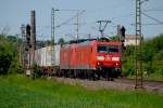 185 061-9 DB und 145 026-1 Railion Logistics  am 03.06.2010 bei Elze