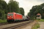 185 315 mit einem Gterzug am 30.07.2010 in Aling. 