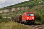 185 371-2 mit einem gemischten Gterzug in Thngersheim am 31.07.2010