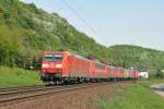 185 010-6 zieht einen Lokzug bestehend aus 6 Loks ber die KBS 465 Richtung Norden. Aufgenommen am 23/04/2011 in Erpel.