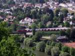 Eine BR 185 von DB Schenker in Neckargemnd mit Audi Zug am 11.07.11